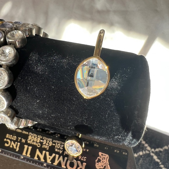 Swarovski touchstone gold tone bangle with clear crystal - Picture 8 of 8